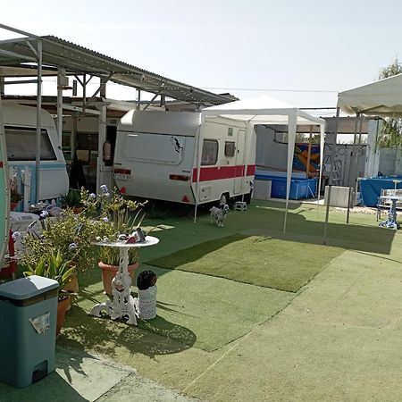 Caravanas Y Habitaciones Para Relajarse Сакс Екстериор снимка