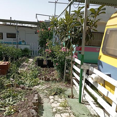 Caravanas Y Habitaciones Para Relajarse Сакс Екстериор снимка