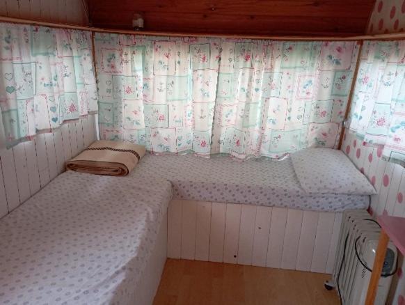 Caravanas Y Habitaciones Para Relajarse Сакс Екстериор снимка