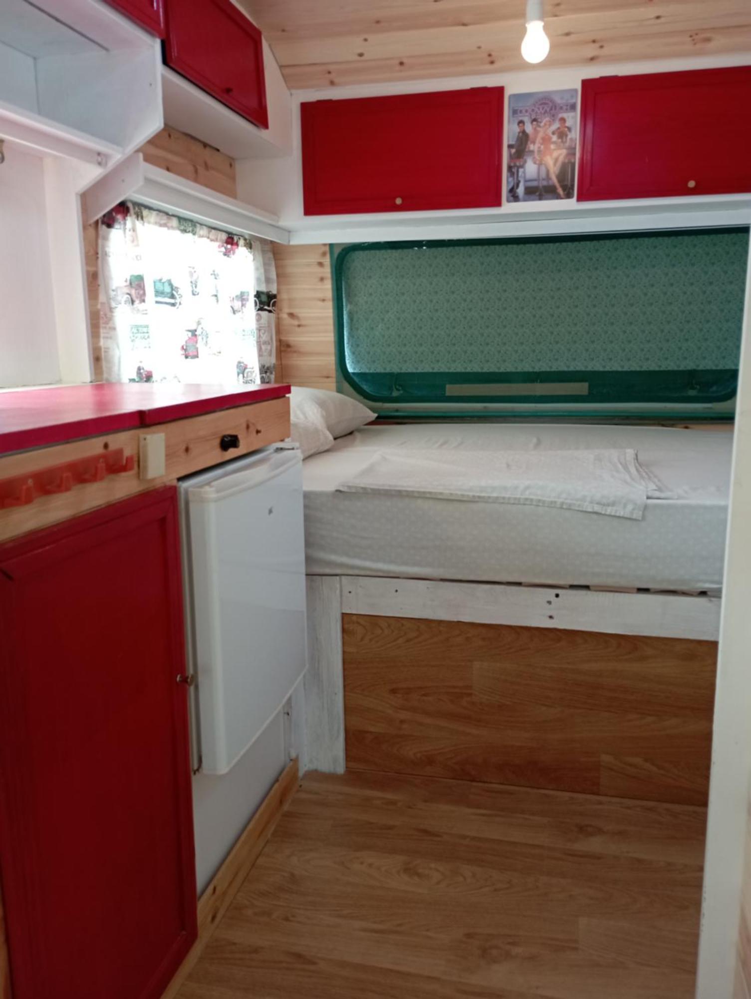 Caravanas Y Habitaciones Para Relajarse Сакс Екстериор снимка