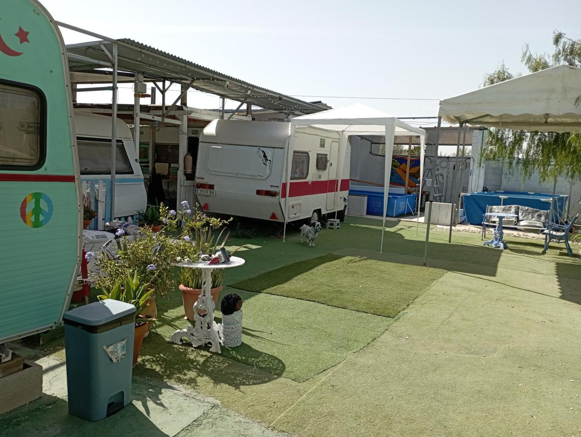 Caravanas Y Habitaciones Para Relajarse Сакс Екстериор снимка