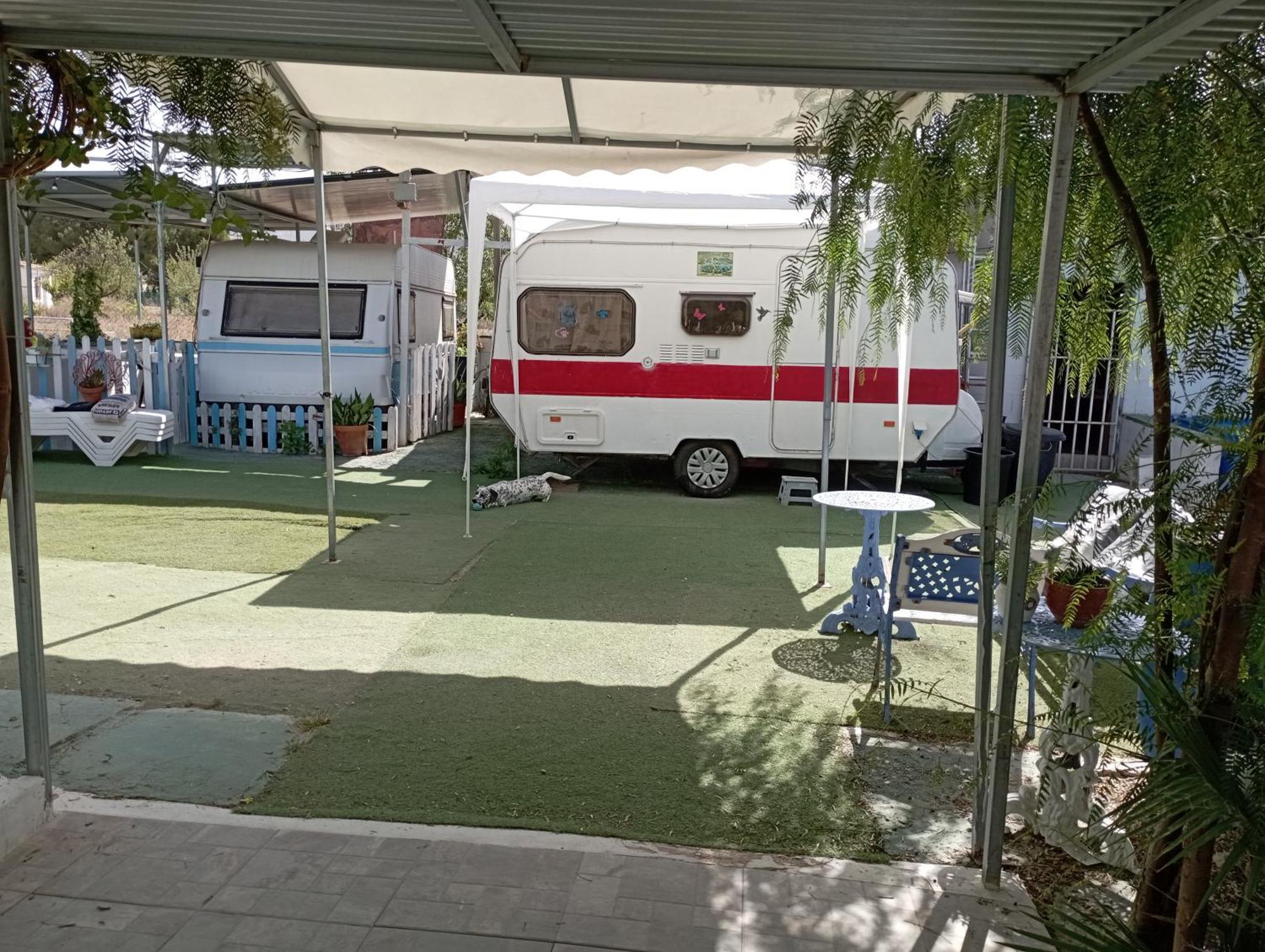 Caravanas Y Habitaciones Para Relajarse Сакс Екстериор снимка